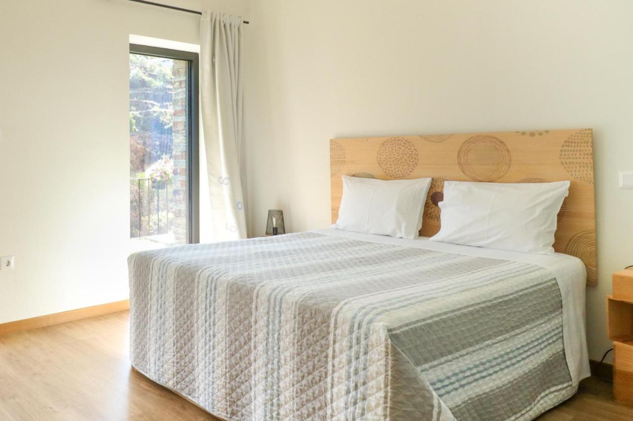 Dois Lagares House Bed and Breakfast Pinhão Exteriör bild